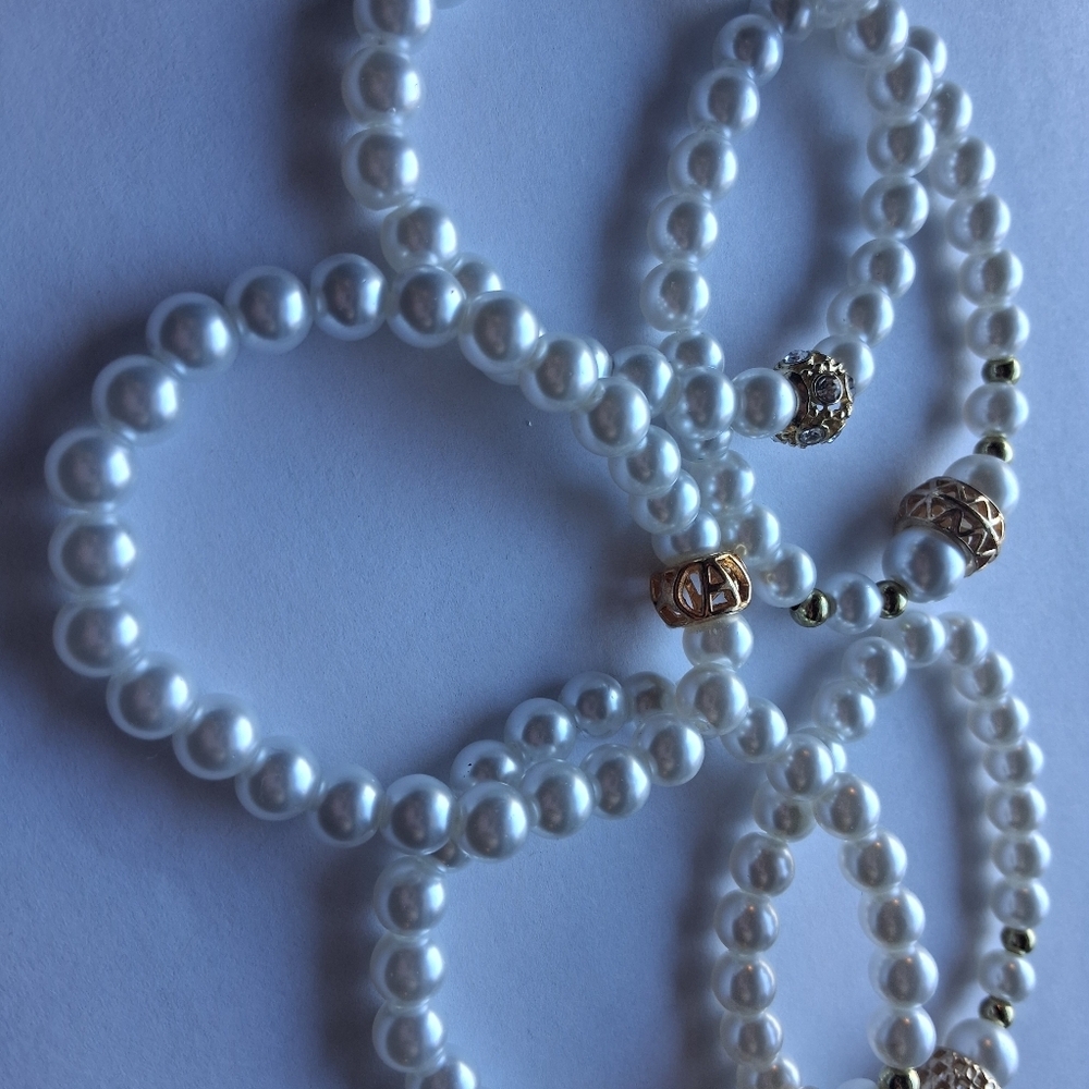 Hand Crafted Faux Pearl and Gold Bracelet - Picture 7 of 7
